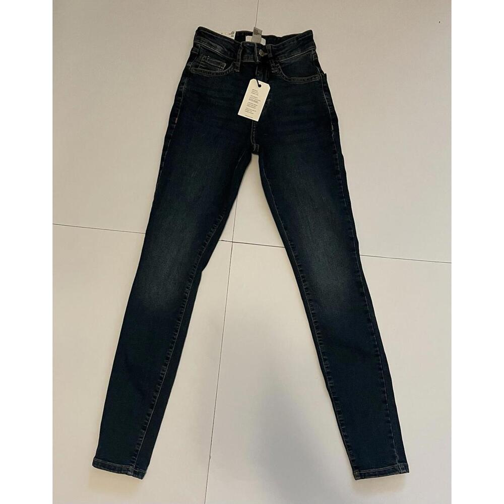Forever 21 Women’s Mid Rise Skinny Jeans XS Dark Wash